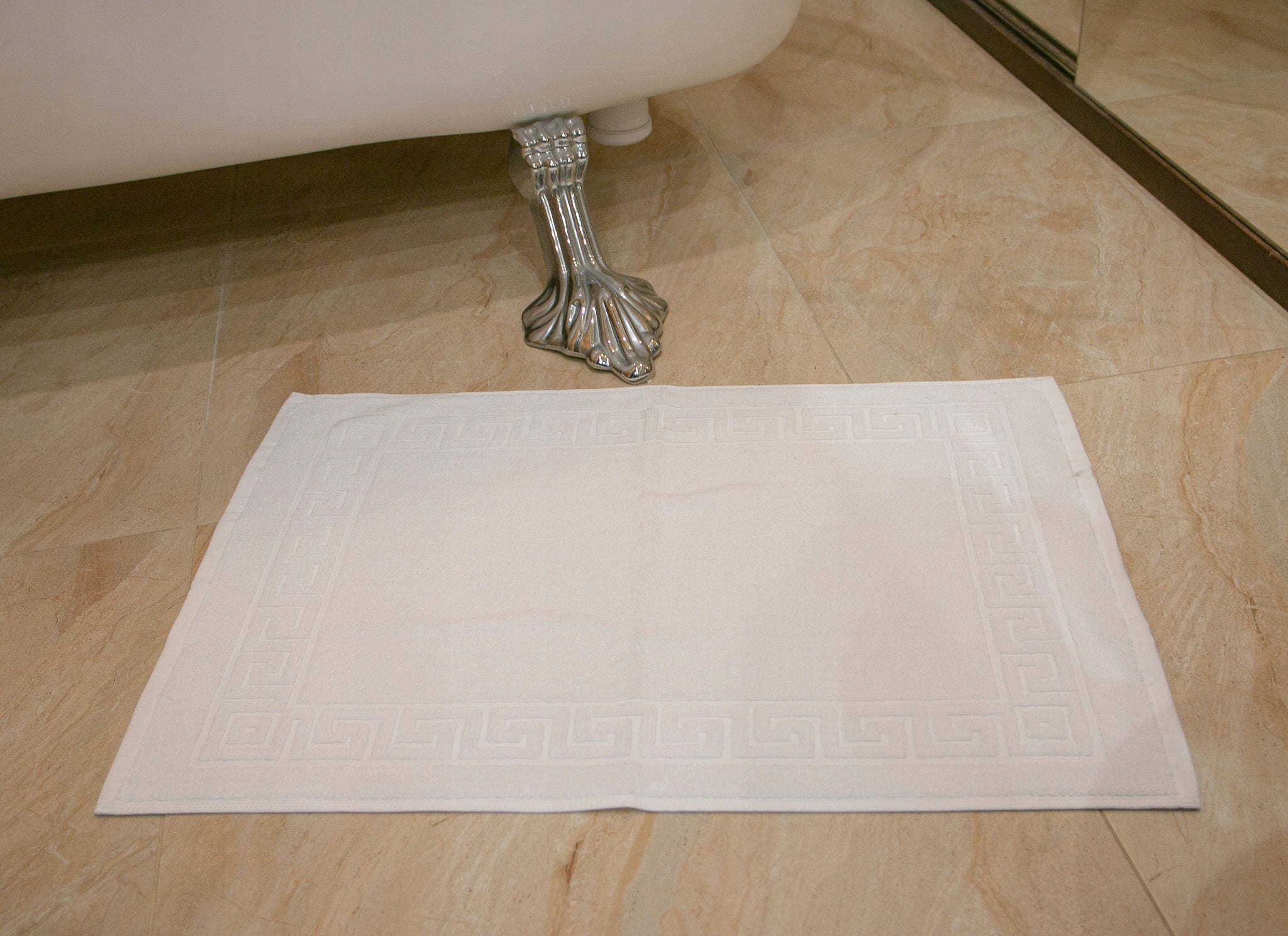 RUG WHITE HOTEL BATHROOM FOOT TOWEL 50x70 FEET 650 GSM Manufacturer code BATH MAT FT 50X70