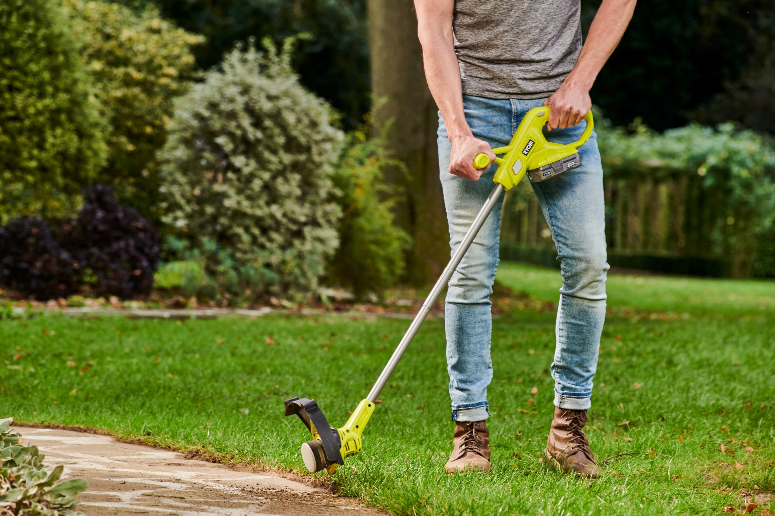 RYOBI BRIMMERS 23cm CORDLESS BRIMMERS 18V BRUSH MOWER RY18LT23A EAN (GTIN) 4892210303424