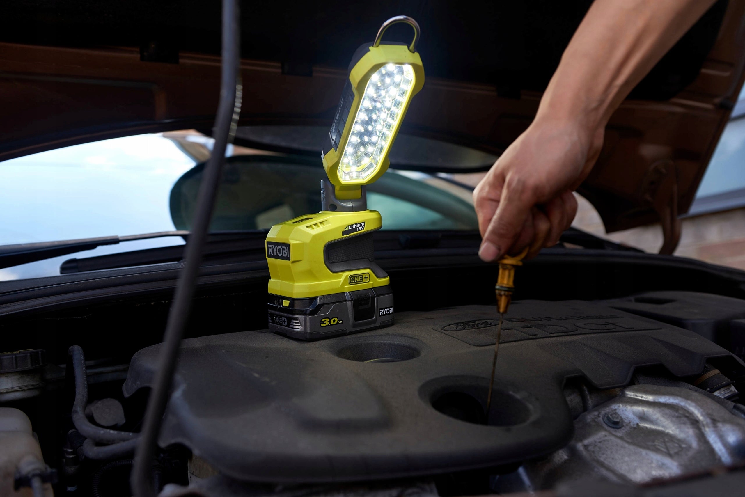 RYOBI FLASHLIGHT WORKSHOP BATTERY LAMP WITHOUT BATTERY R18ALP-0 Motor type not specified