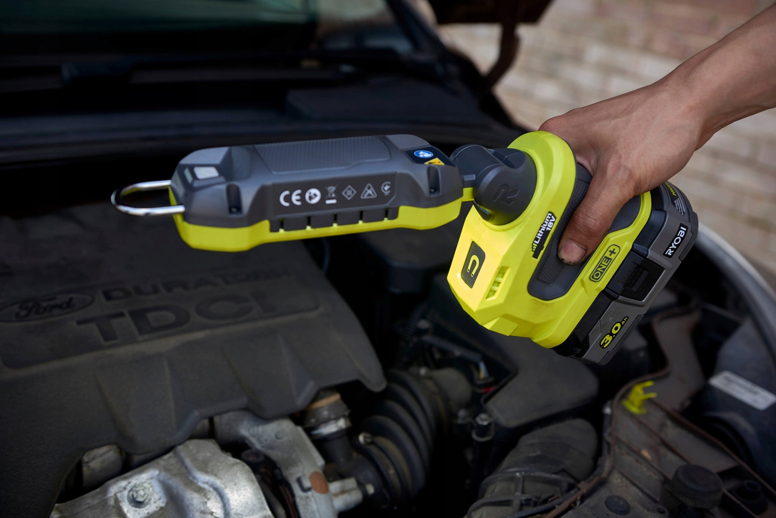 RYOBI FLASHLIGHT WORKSHOP BATTERY LAMP WITHOUT BATTERY R18ALP-0 Voltage (V) 18 V