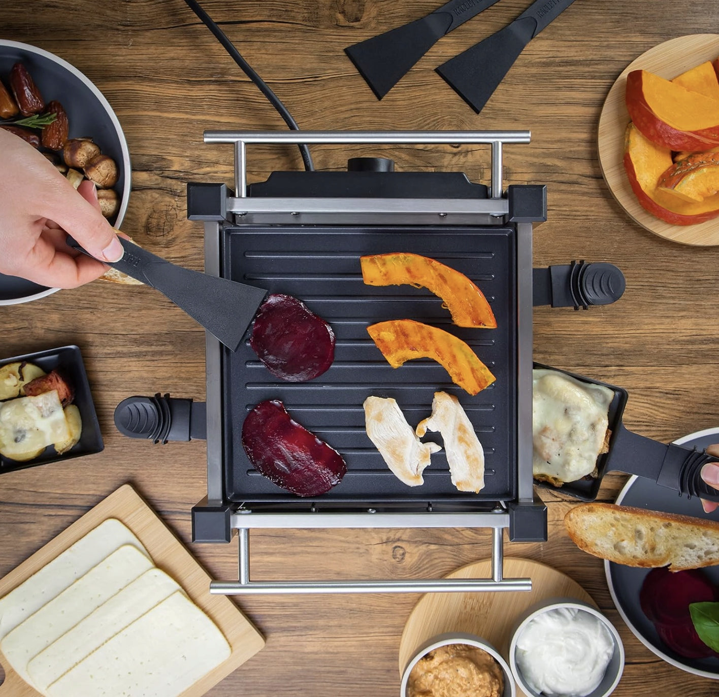 Raclette For 4 People KÜCHENPROFI TASTE 4–Grill Electric+Patelenki Set Manufacturer code KU-1770602800