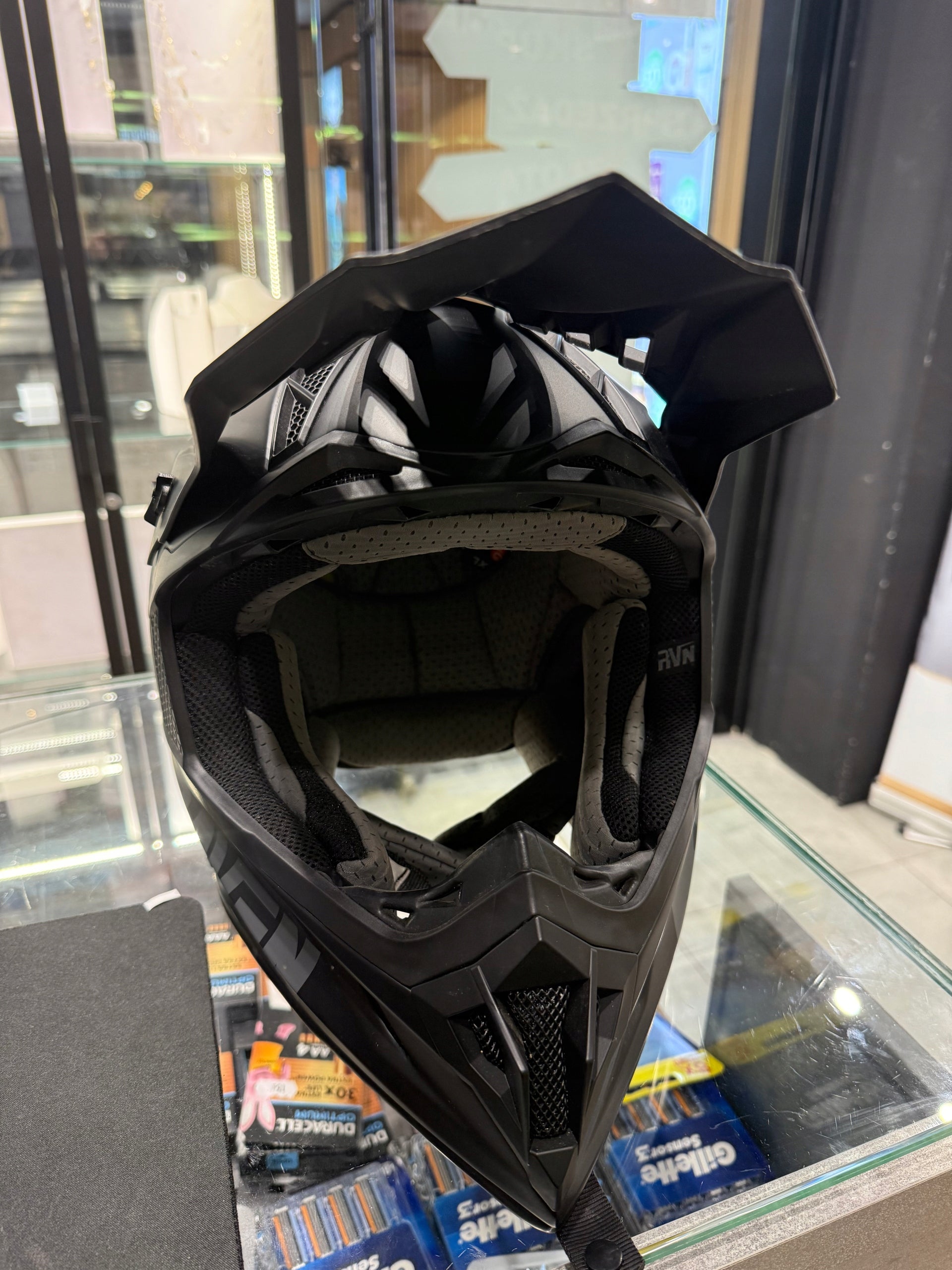 Raven Aspire Evo Mips XL Lombard4u BL5 MX helmet EAN (GTIN) 7350150855009
