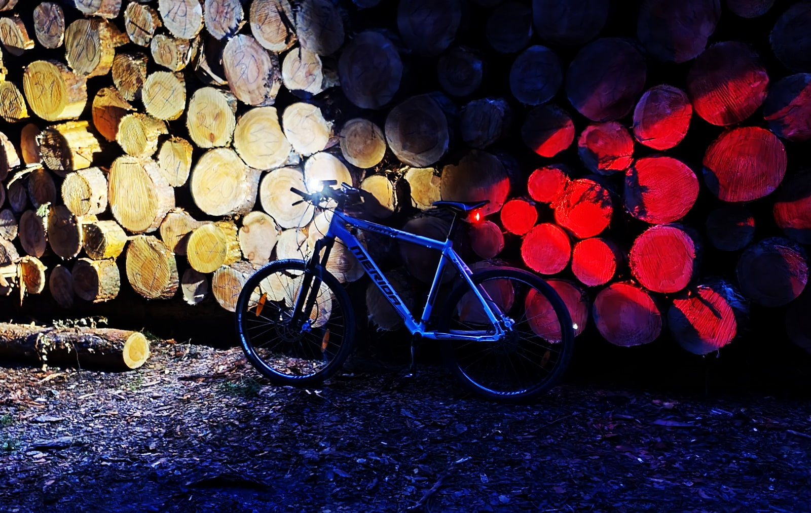 Red Bike light SPECTER WT09 rear USB C battery 100 hours Light beam 40 lm