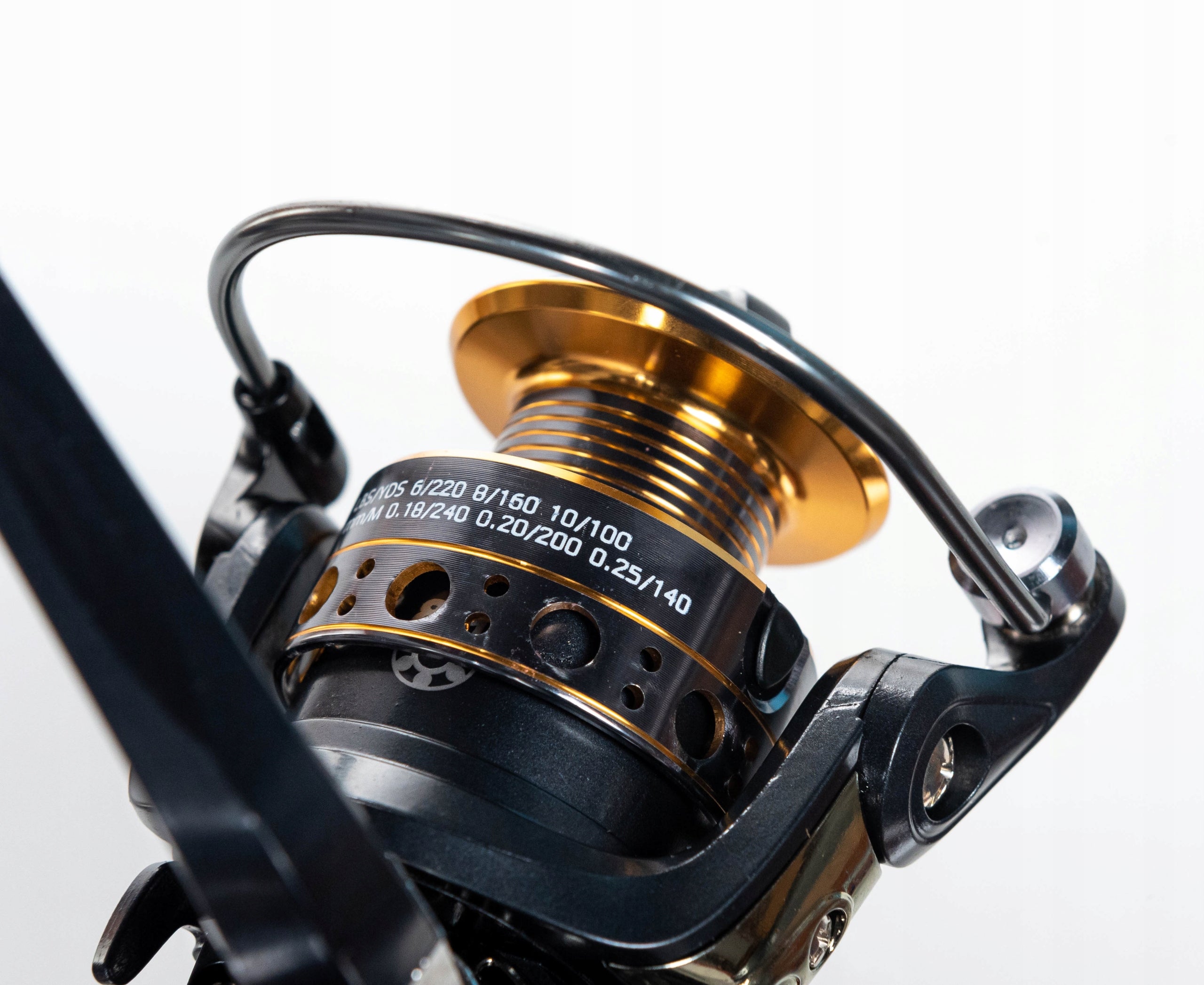 Reel KFB 3000 5.2:1 front brake 8+1 metal spool Miracle Fish Model KFB 3000