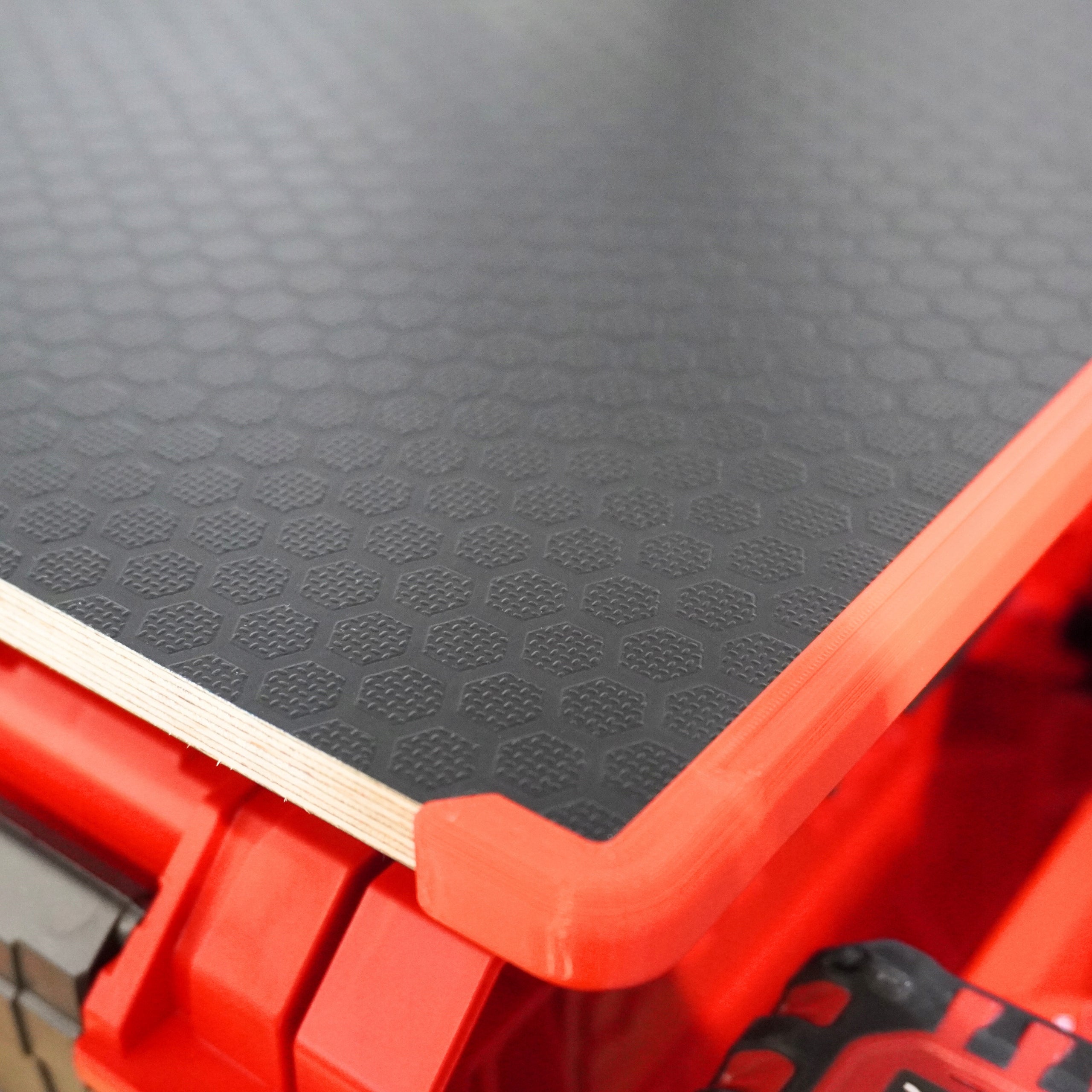 Reinforced top BYellow for Qbrick Pro 30x50 cm waterproof with hooks Brand Byellow