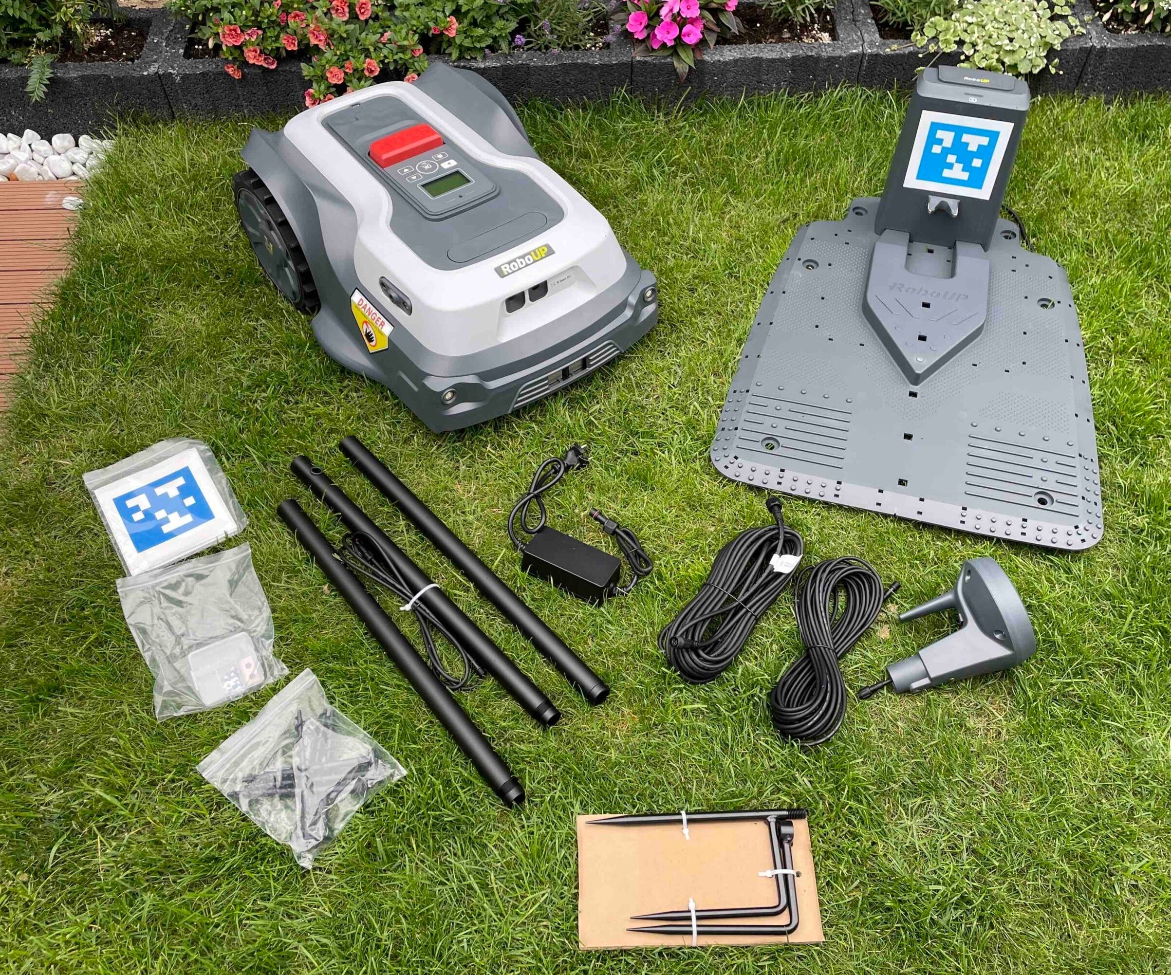 Robot Mowing RoboUp T 1200 RTK/AI WITHOUT CABLE Brand RoboUp