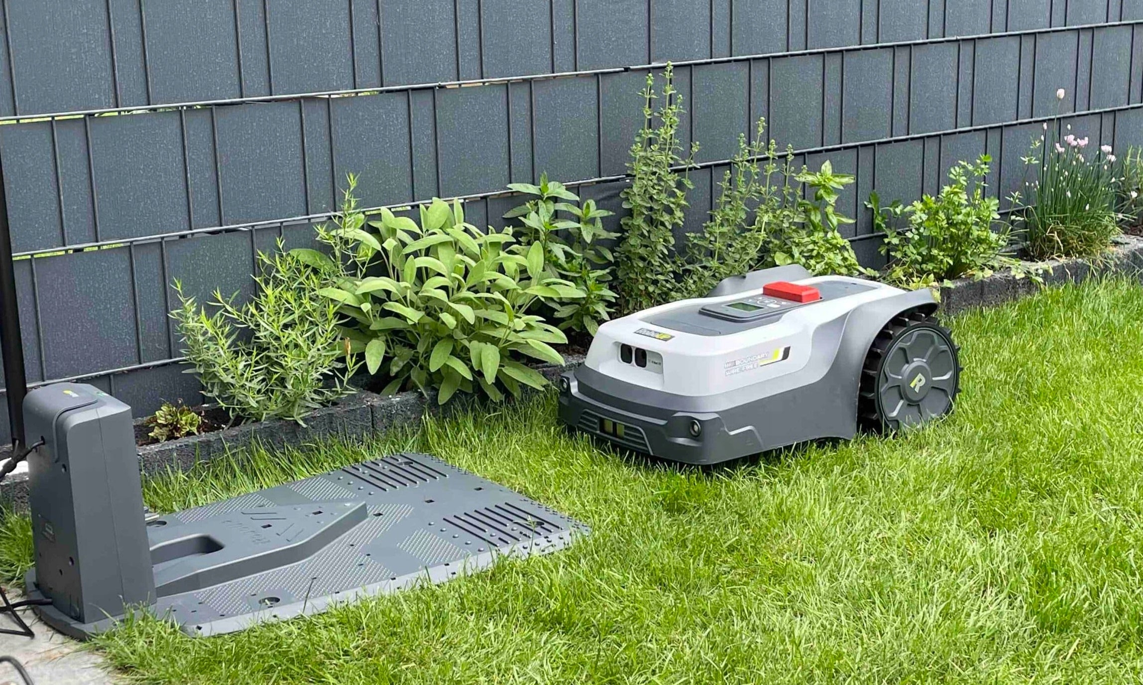 Robot Mowing RoboUp T 1200 RTK/AI WITHOUT CABLE Manufacturer code T1200PRO
