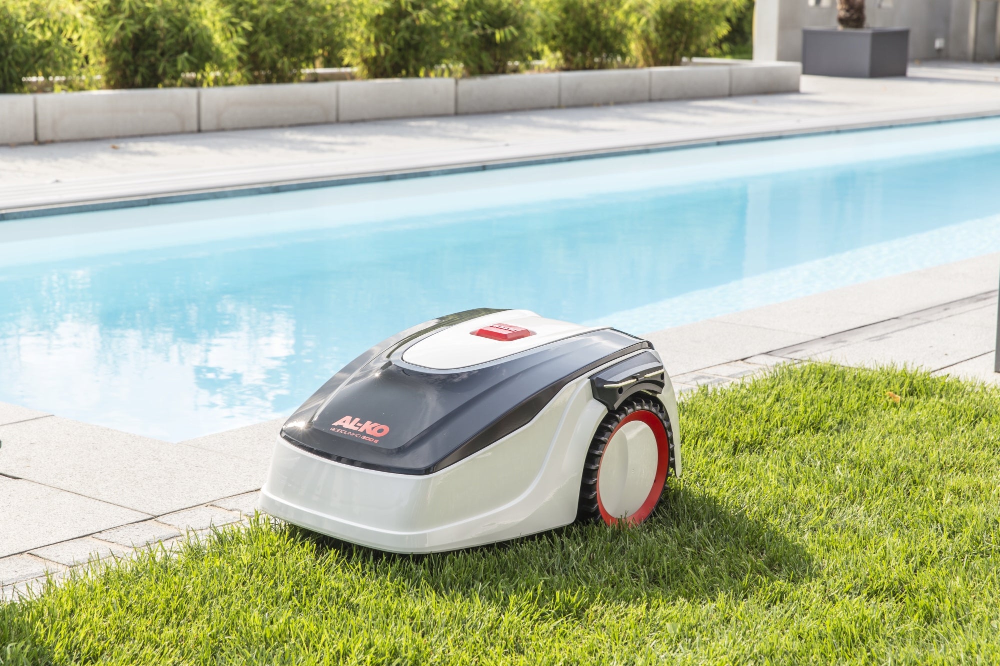 Robot mower AL-KO Robolinho 300 E mower Cordless robotic 300m2 Mowing performance 300 m²