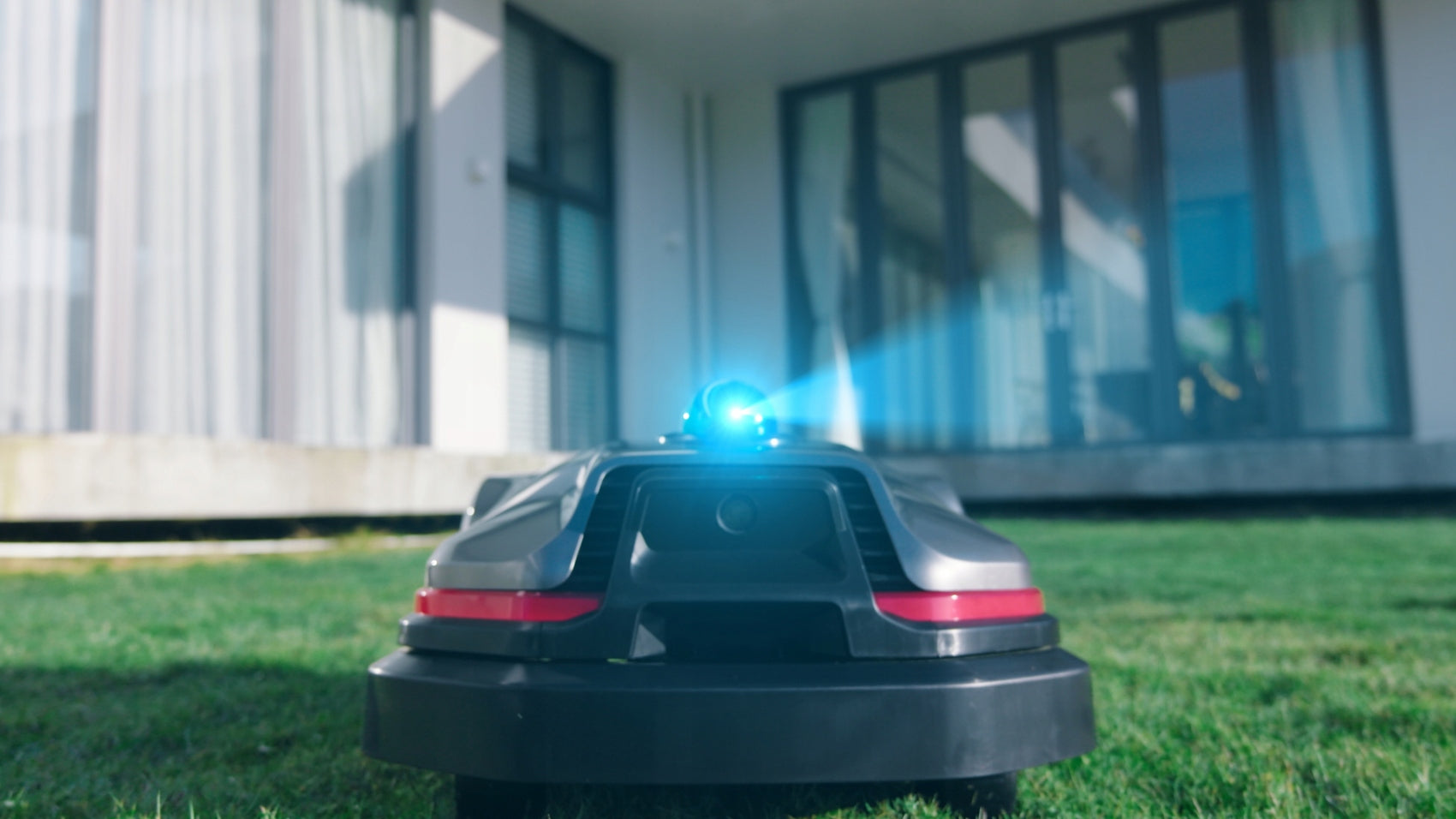 Robot mower DCK 2000m2 automatic lawn mower LiDAR 3D AiCam without cable Model S2000