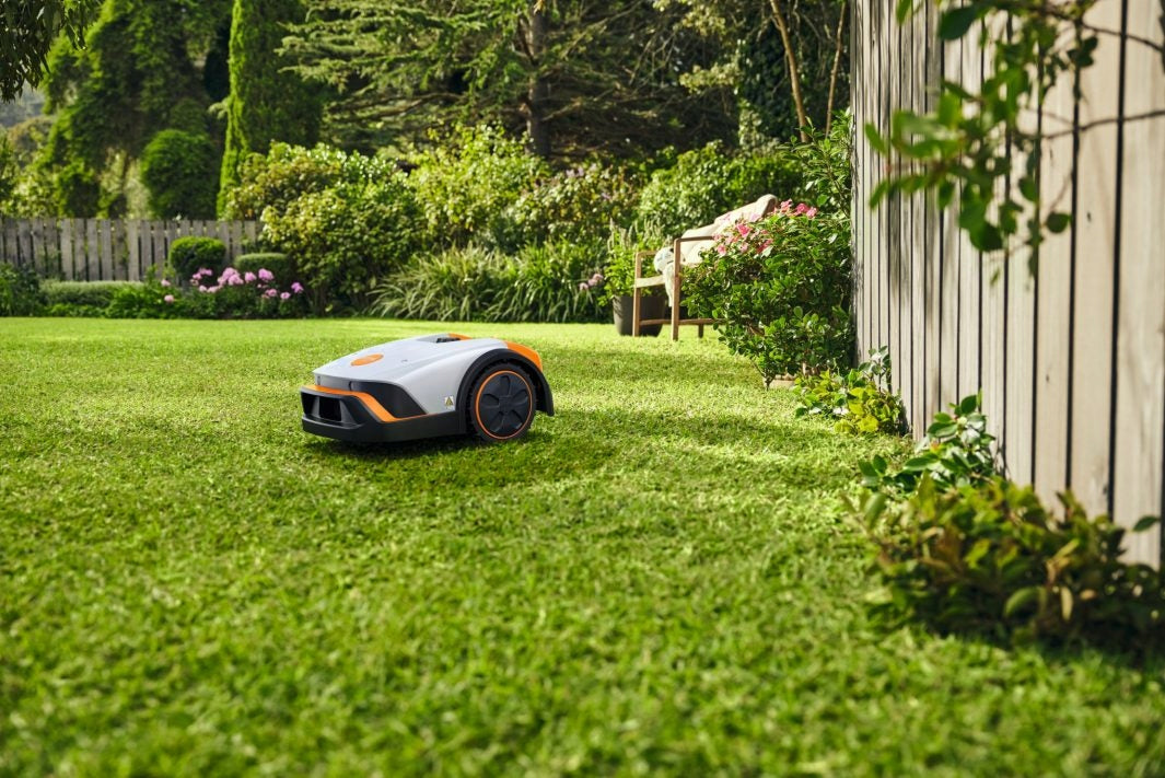 Robot mower automatic STIHL iMOW 4 to 1000 m Model 4.0