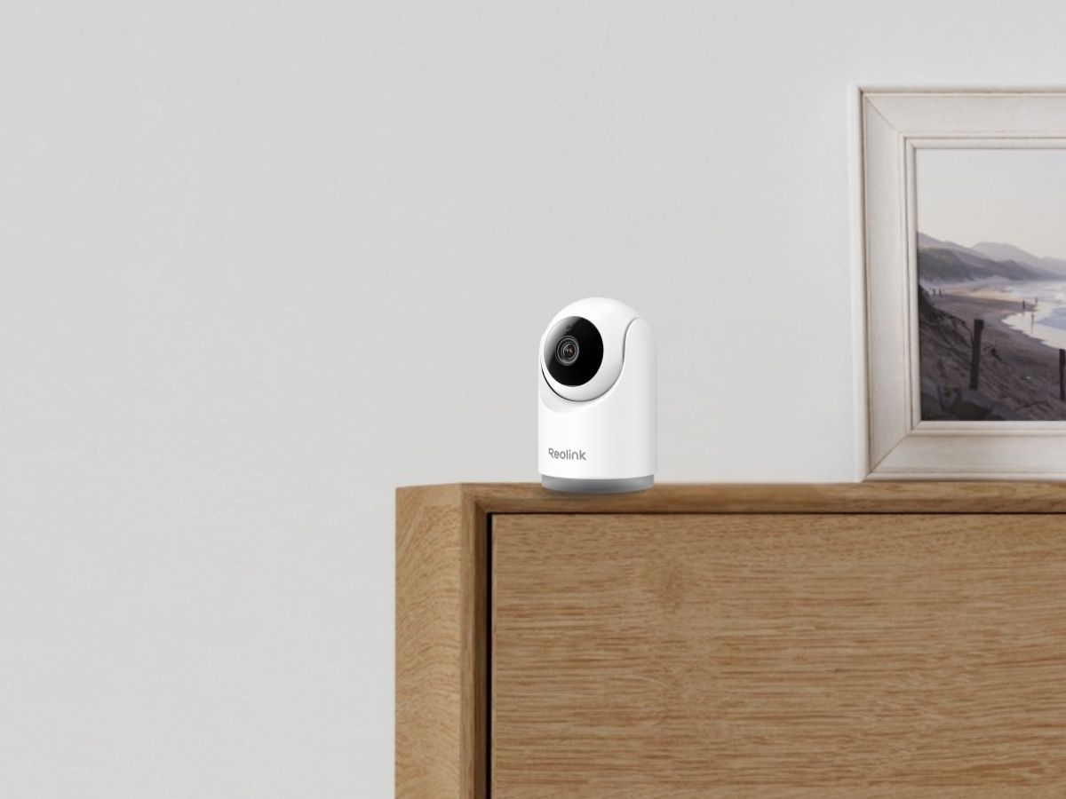 Rotating IP Camera Reolink E321 PTZ 3MP WiFi + Gadget Set Freebie Packaging status original