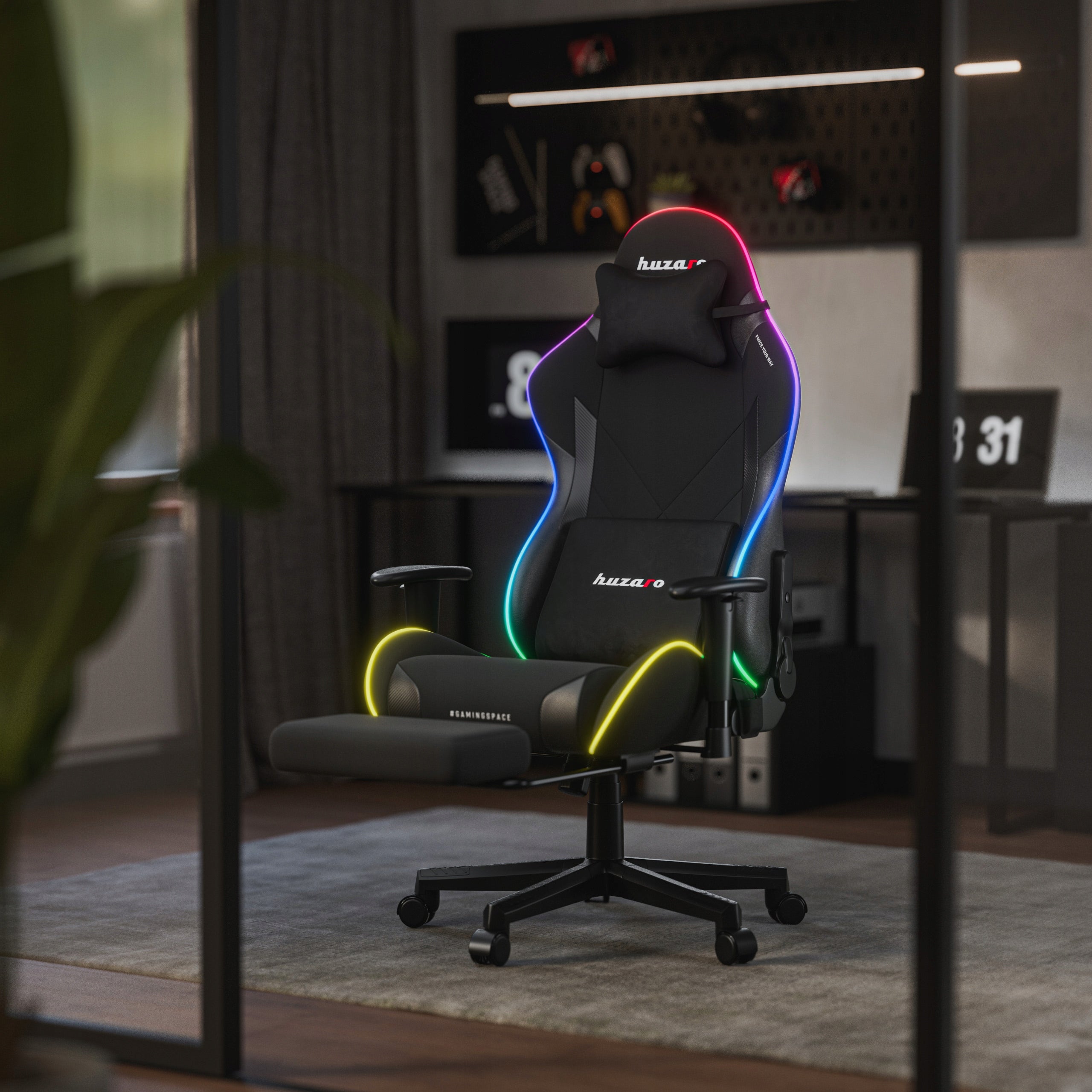 Rotating gaming chair for desk HUZARO black bucket RGB LED footrest EAN (GTIN) 5900415030195