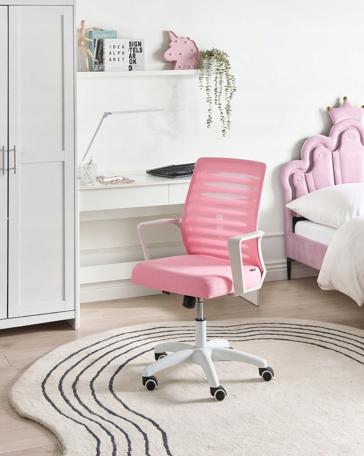 Rotating office chair with adjustable backrest and adjustable height Packaging status original
