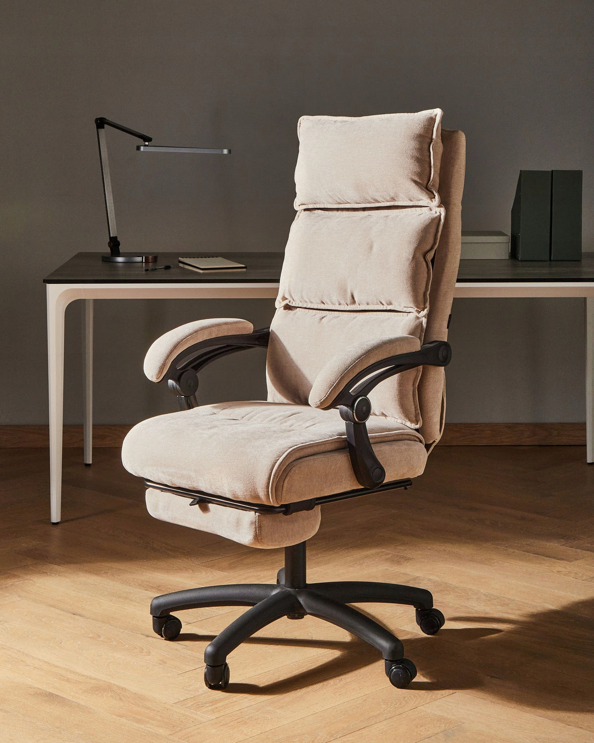 Rotating professional office chair chenille beige Packaging status original