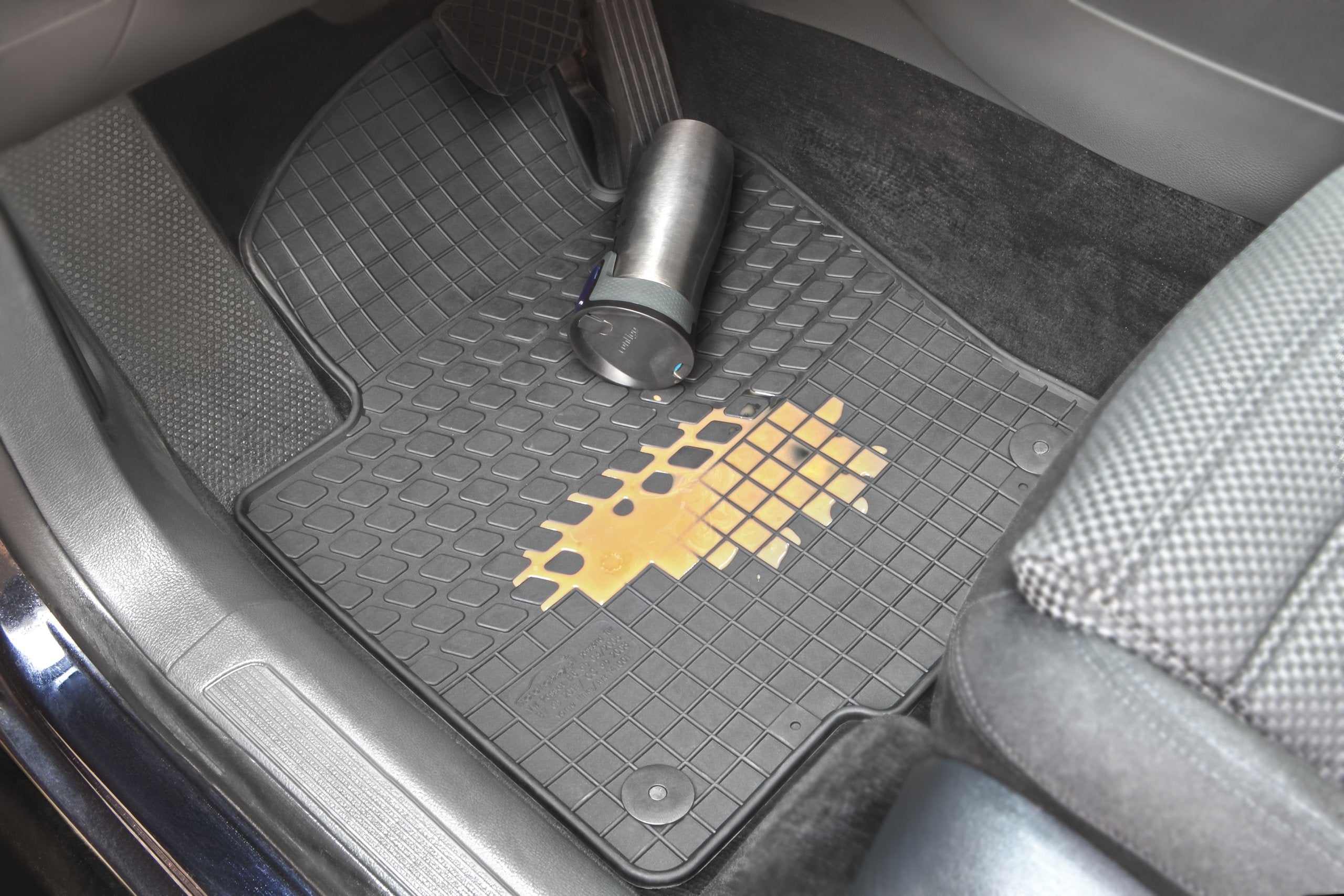Rubber car mats dedicated to Tesla Model 3 (since 2017) Packaging status original