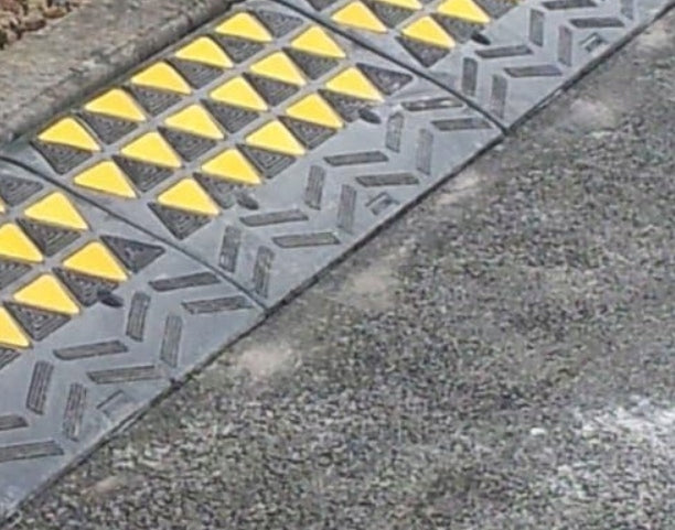 Rubber curb inrun RKR-1M 10 cm black Manufacturer code B00EX4IISA
