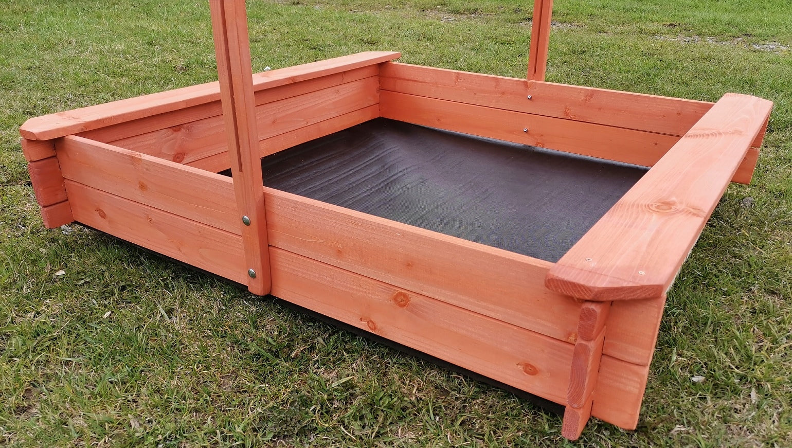 SANDBOX WITH A ROOF FOR CHILDREN, CLOSED, IMPREGNATED, WITH FREEBIE BENCHES EAN (GTIN) 5900779952065