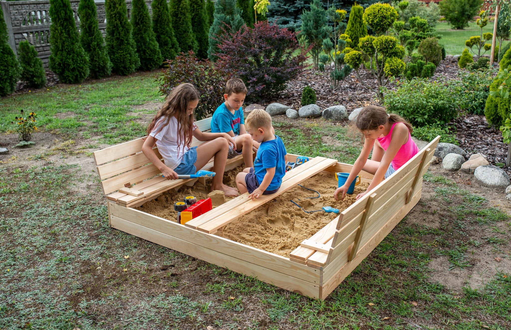 SANDBOX WITH BENCHES CLOSED WOODEN 160x160cm FROM THE MANUFACTURER FREEBIES Kind wooden