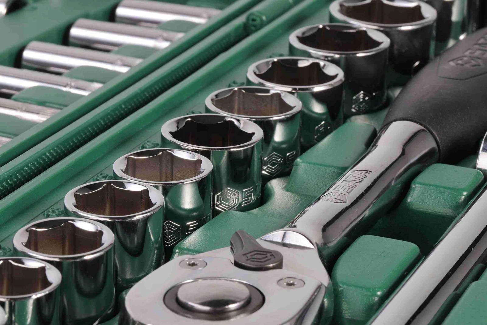 SATA Socket wrench set two ratchets 1/2" 1/4" 88 pieces 09013 Product weight with unit packaging 8 kg