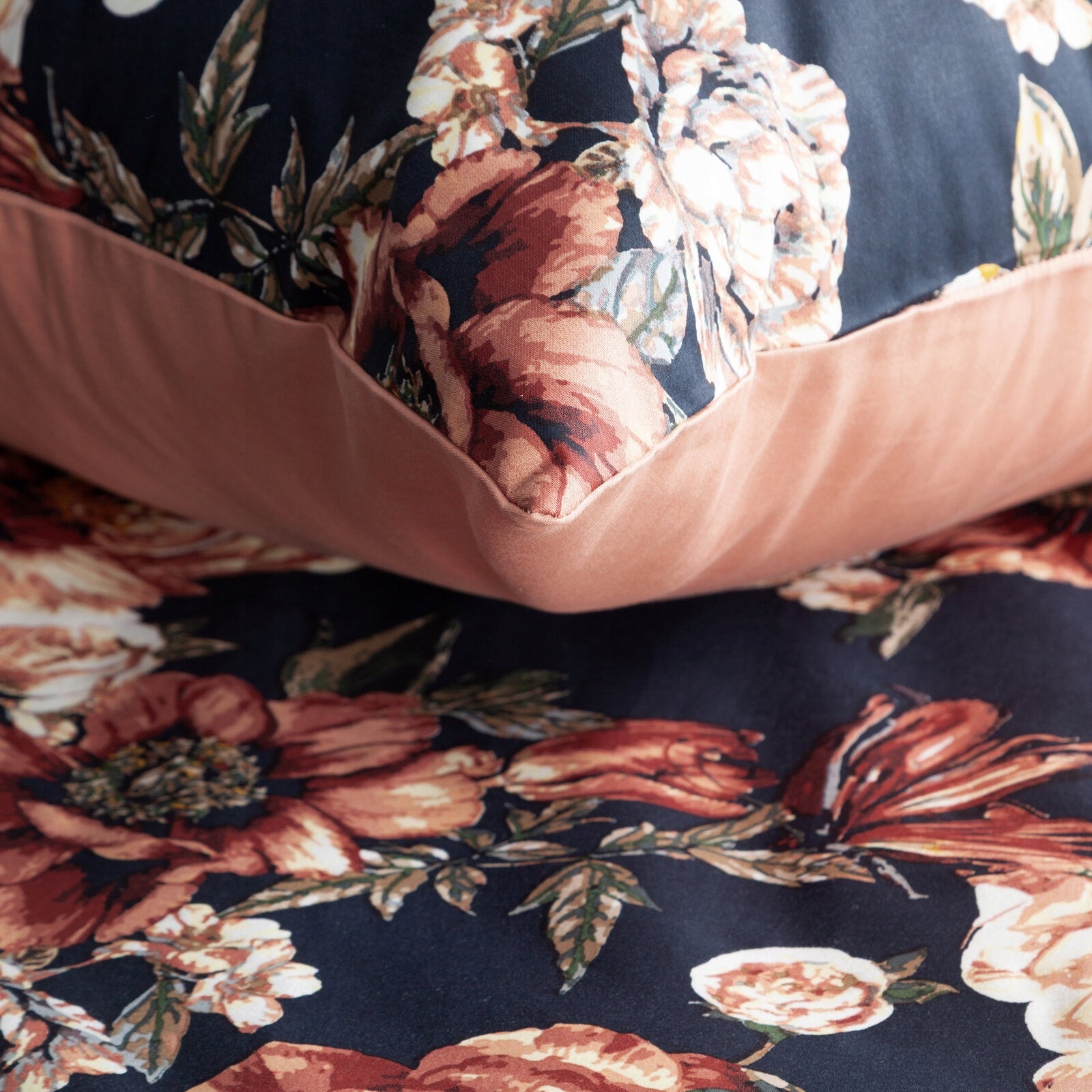 SATIN BEDDING SET SPRING 79 220 X 200 CM BLACK Quilt dimensions 220x200cm