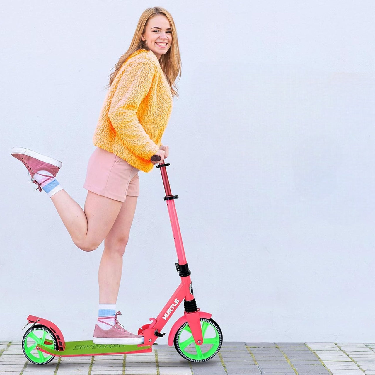 SCOOTER WITH ADJUSTABLE HANDLEBAR NON-SLIP ALUMINUM PLATFORM Packaging status original