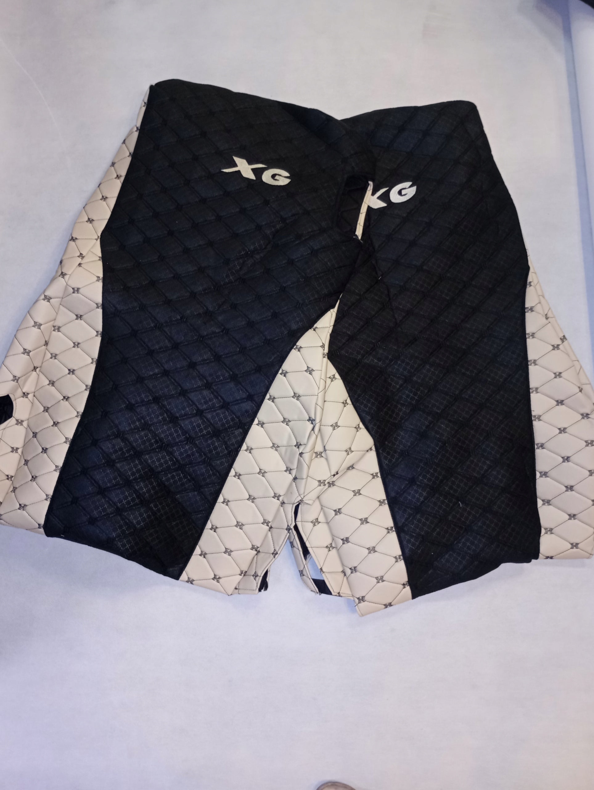 SEAT COVERS TIR DAF XG - the choice of color! Packaging status original
