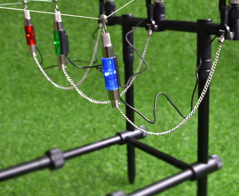 SET OF 4x HANGERS SWINGERS ELECTRONIC BEACON LED + SUITCASE Model ZESTAW 4xHANGERY SWINGERY ELEKTRONICZNE LED METODA