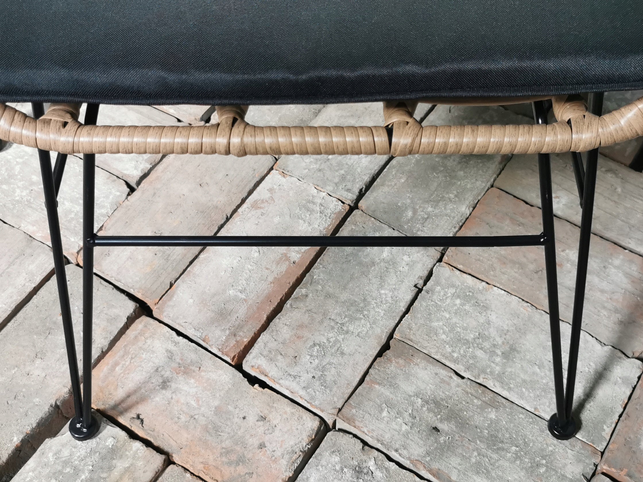 SET OF BALCONY FURNITURE BROWN - TABLE + 2 CHAIRS - PE RATTAN Color brown