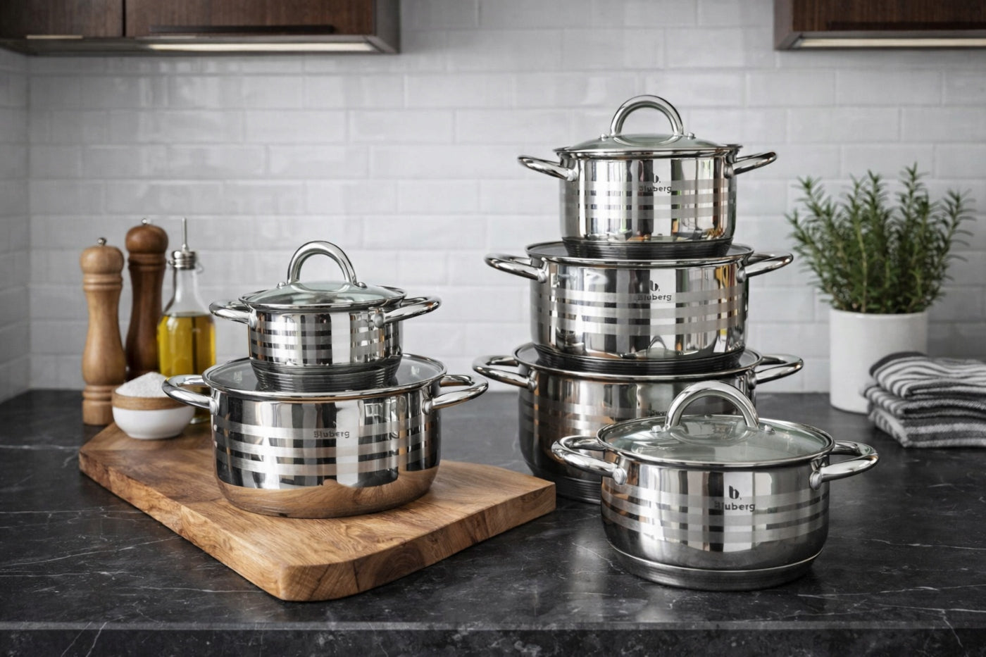 SET OF POTS FOR INDUCTION / GAS STAINLESS STEEL POTS SET OF 12 EL. Manufacturer code ZESTAW GARNKÓW BB 2904