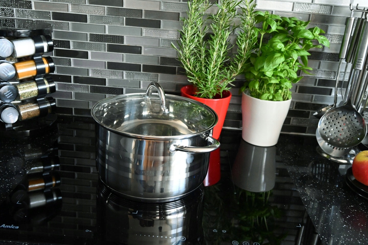 SET OF STAINLESS STEEL INDUCTION GAS POTS SET OF 12 ELE ZILNER Number of items in the set 12