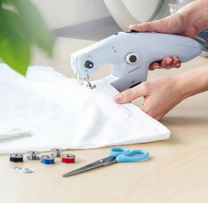 SEWING MACHINE PORTABLE HANDHELD BATTERY OPERATED OR FAST ACCURATE CABLE Packaging status original