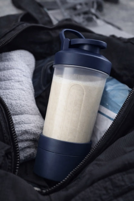 SHAKER WATER BOTTLE SEALED FOR PROTEIN GYM CONDITIONERS NAVY BLUE 600ML Manufacturer code SHAKER GRANATOWY 600ML