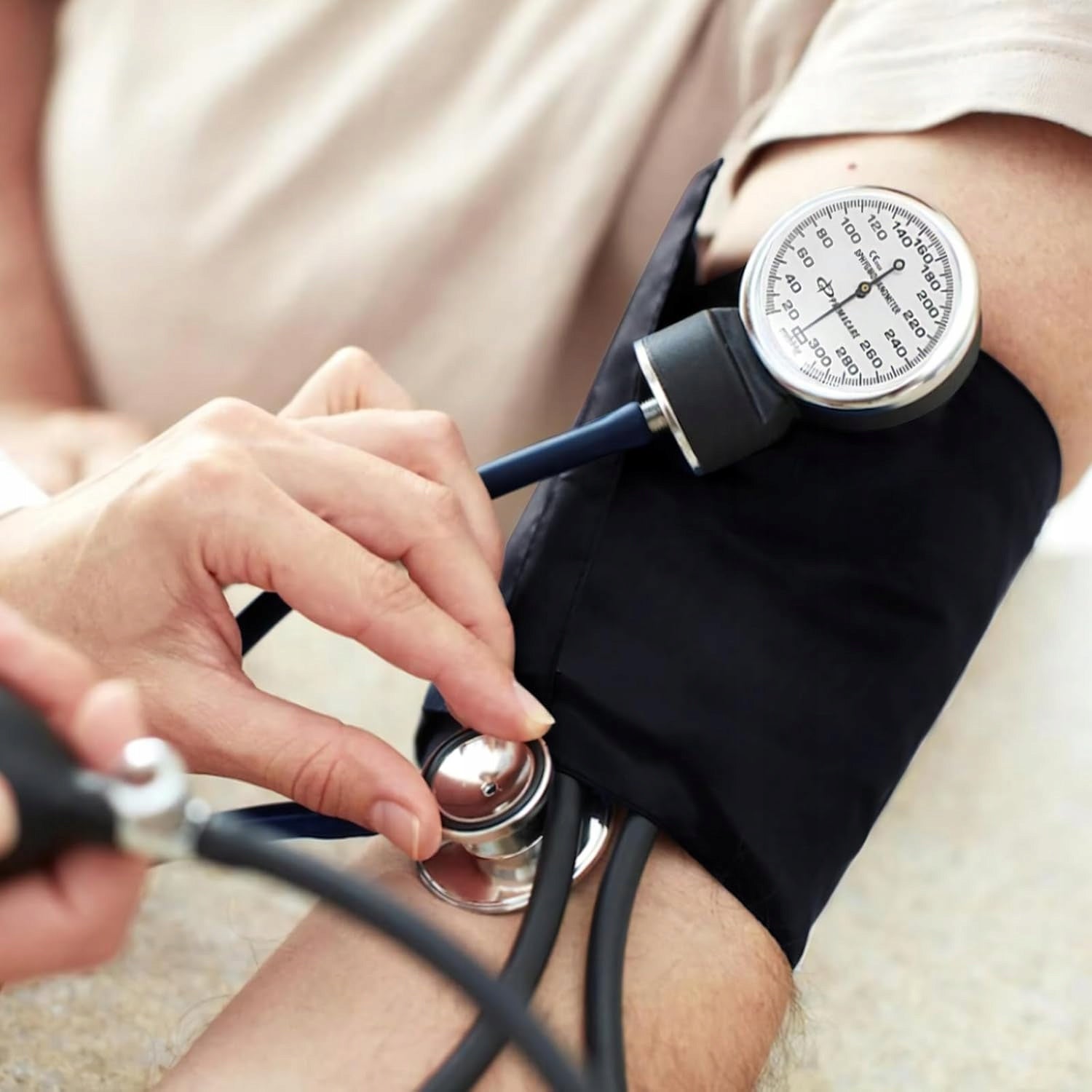 SHOULDER BLOOD PRESSURE MONITOR MECHANICAL MEDICAL STETHOSCOPE 2IN1 Brand no brand