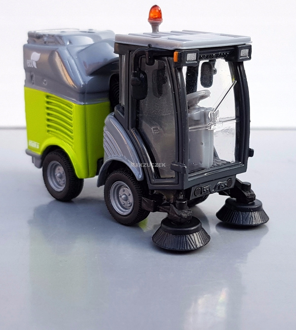 Straßenreinigungsauto Modell Siku S2936 