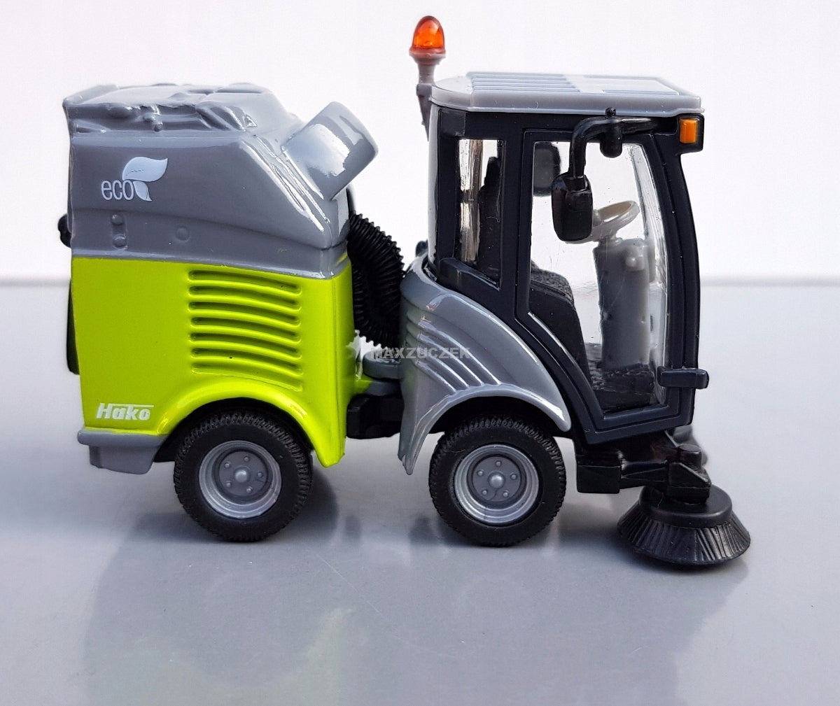 Straßenreinigungsauto Modell Siku S2936 