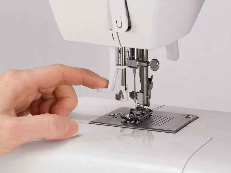 SINGER Sewing machine 2282 Tradition Overlock rich equipment Material metal