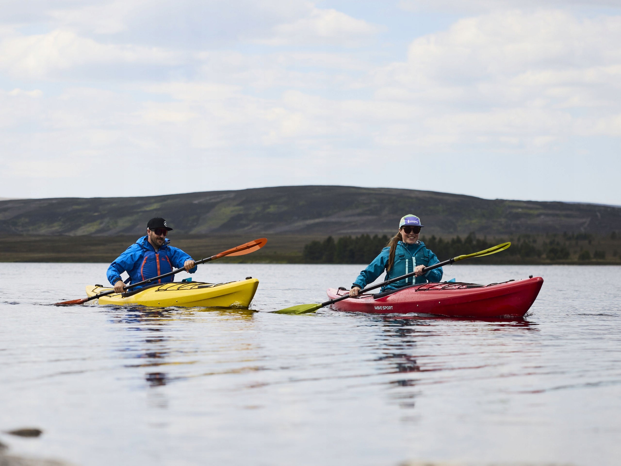SINGLE-PERSON HIKING KAYAK COMFORTABLE FAST HYDRA 125 WAVE SPORT ONE Material polyethylene