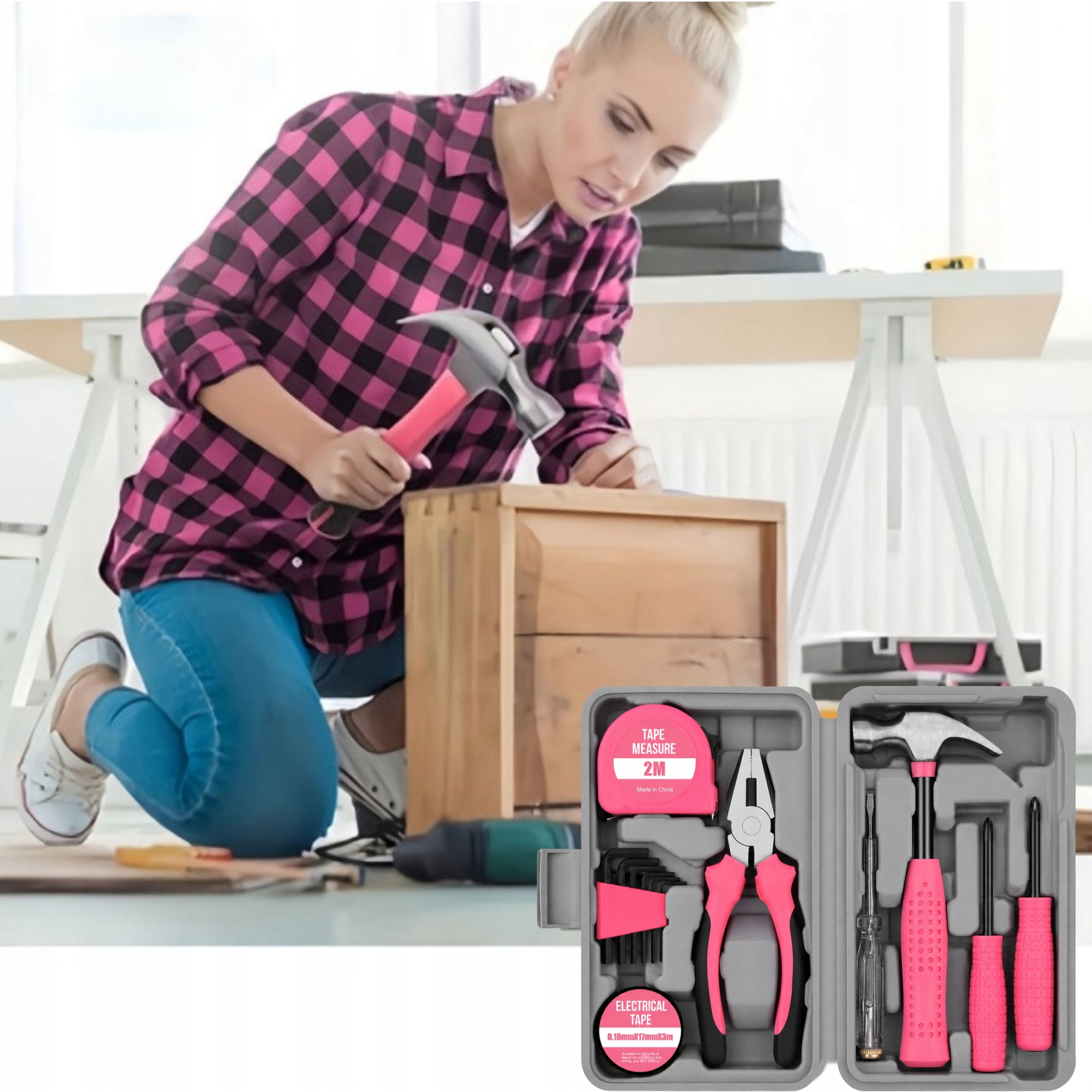 SMALL SET OF HAND TOOLS FOR REPAIRING SUITCASE FOR WOMEN 14 EL. KEYS Customs tariff code 63014090