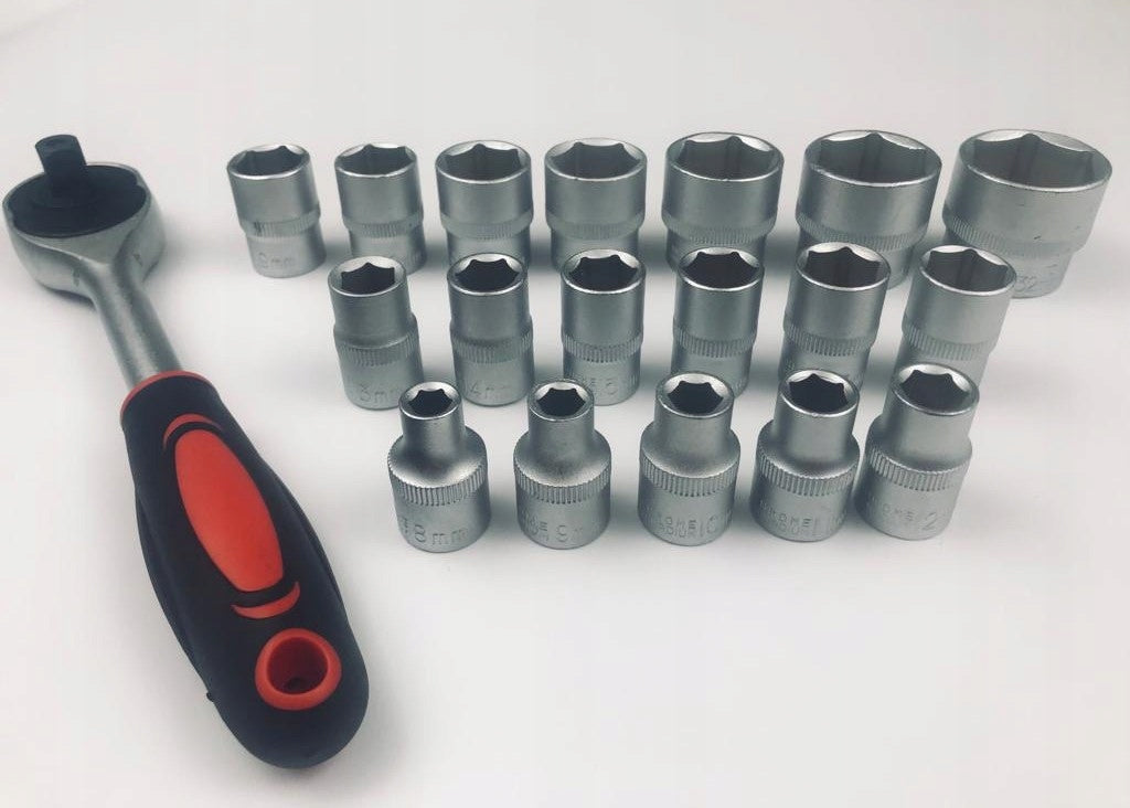 SOCKET WRENCH SET 8-32 mm 1/2" CV with ratchet on Christmas tree 19-piece Key type socket