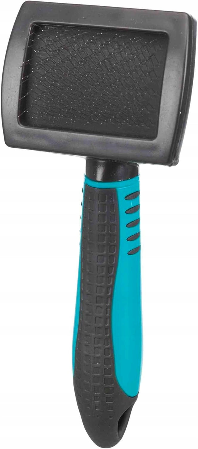 SOFT BRUSH FOR COMBING HAIR WITH ERGONOMIC HANDLE