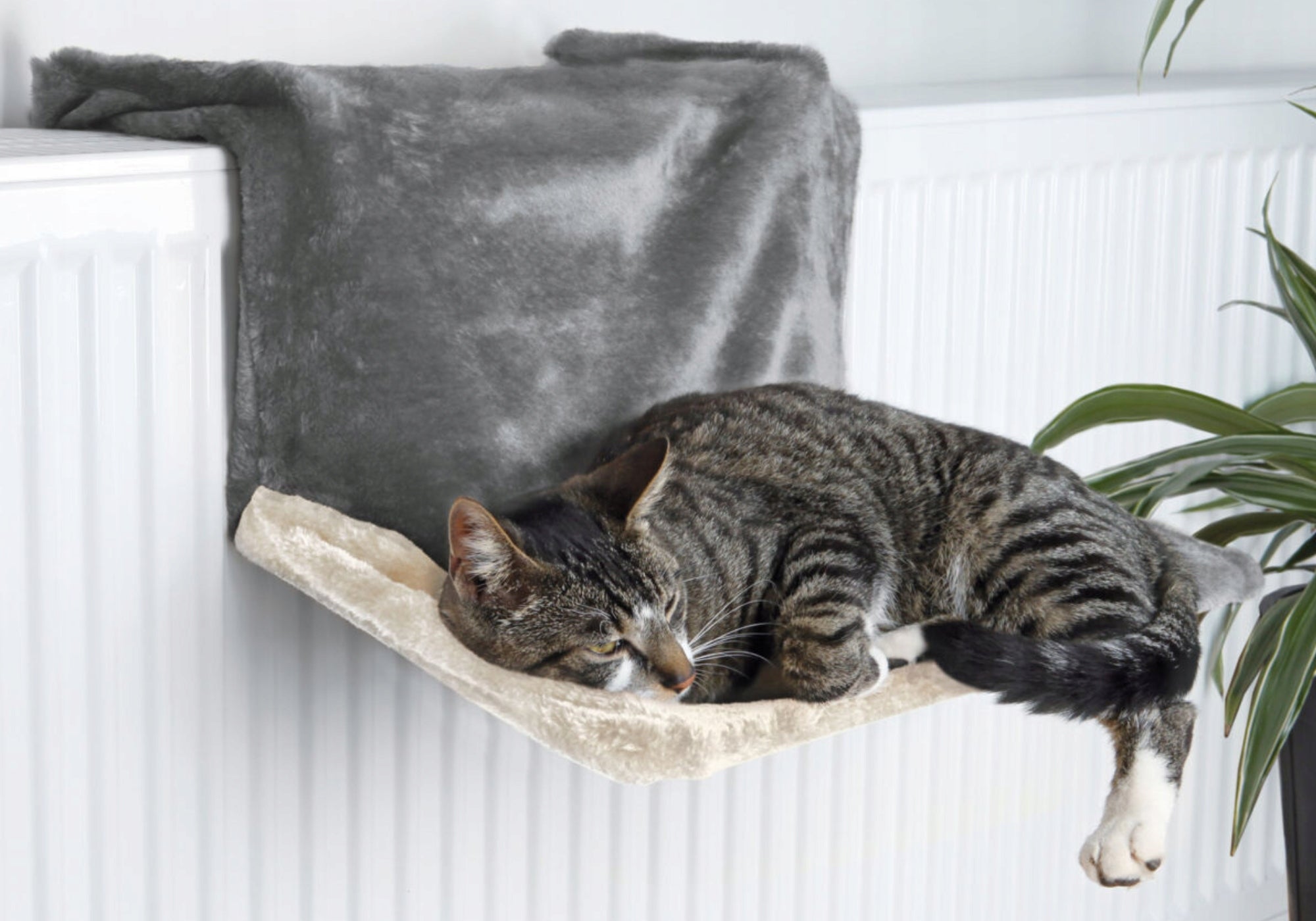 SOFT CAT HAMMOCK FOR RADIATOR BED TRIXIE Brand Trixie