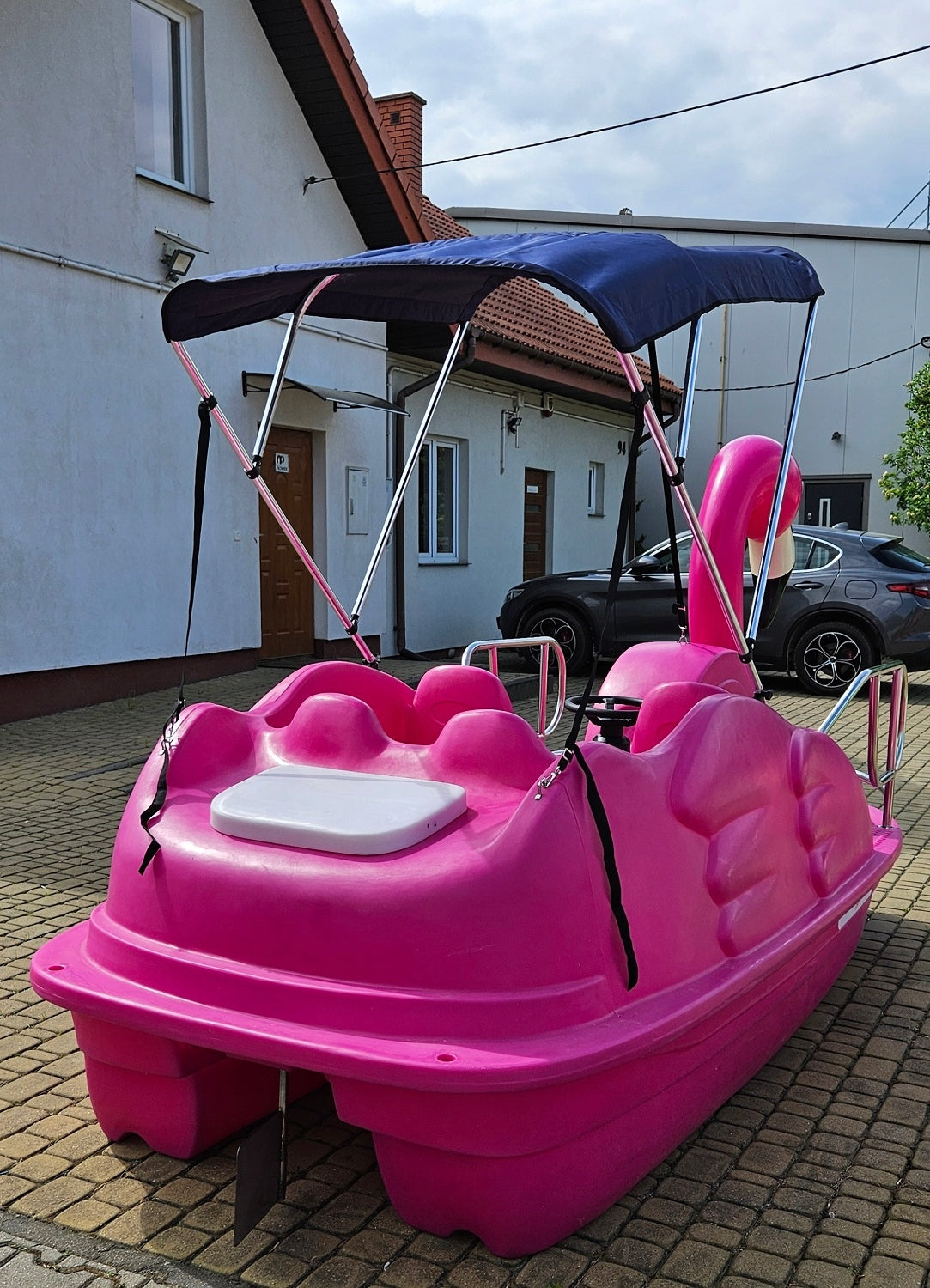 SOLID WATER BIKE FOR 4 PEOPLE WITH VISOR FOR FLAMINGO RENTAL Material polyethylene
