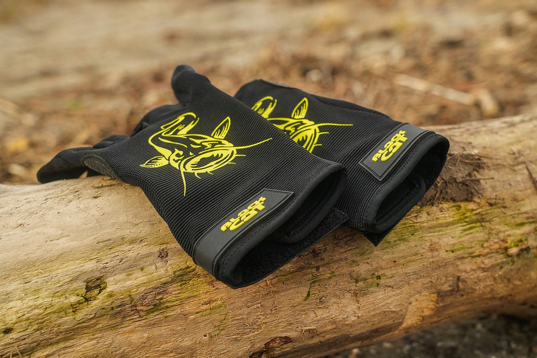 SPECIAL GLOVES FOR PICKING UP FISH BLACK CAT - M Color black