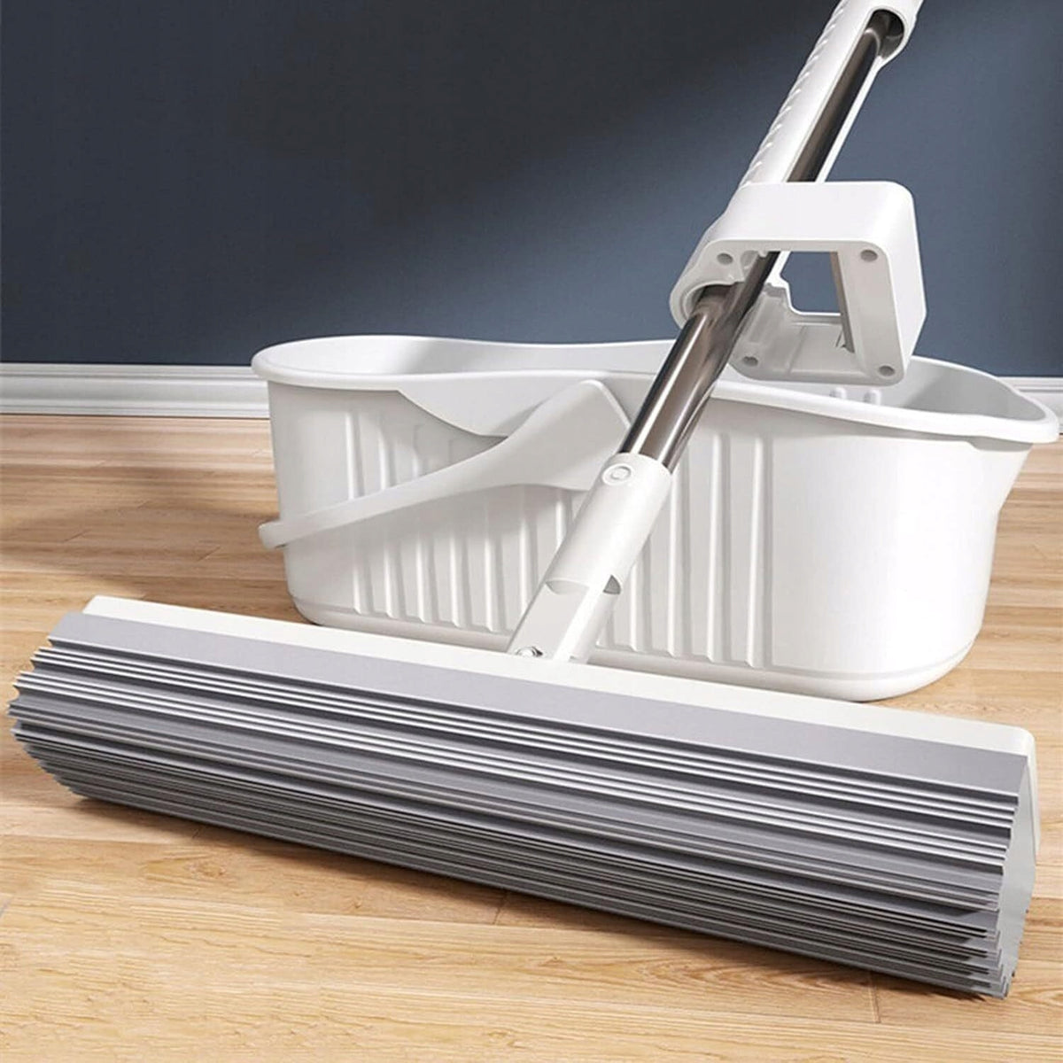 SPONGE MOP WITH 180° ROTATING HEAD AND EASY-SPIN EXTRUSION SYSTEM Brand no brand