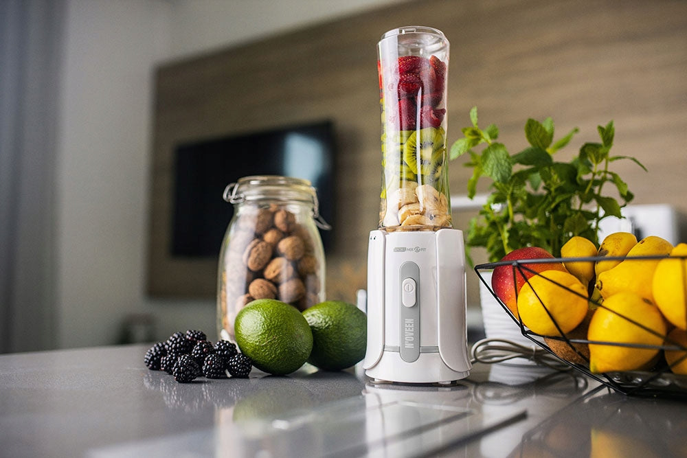 SPORTS BLENDER CUP MIXER SMOOTHIE COCKTAIL 2 BOTTLES BPA FREE Power rating 300 W