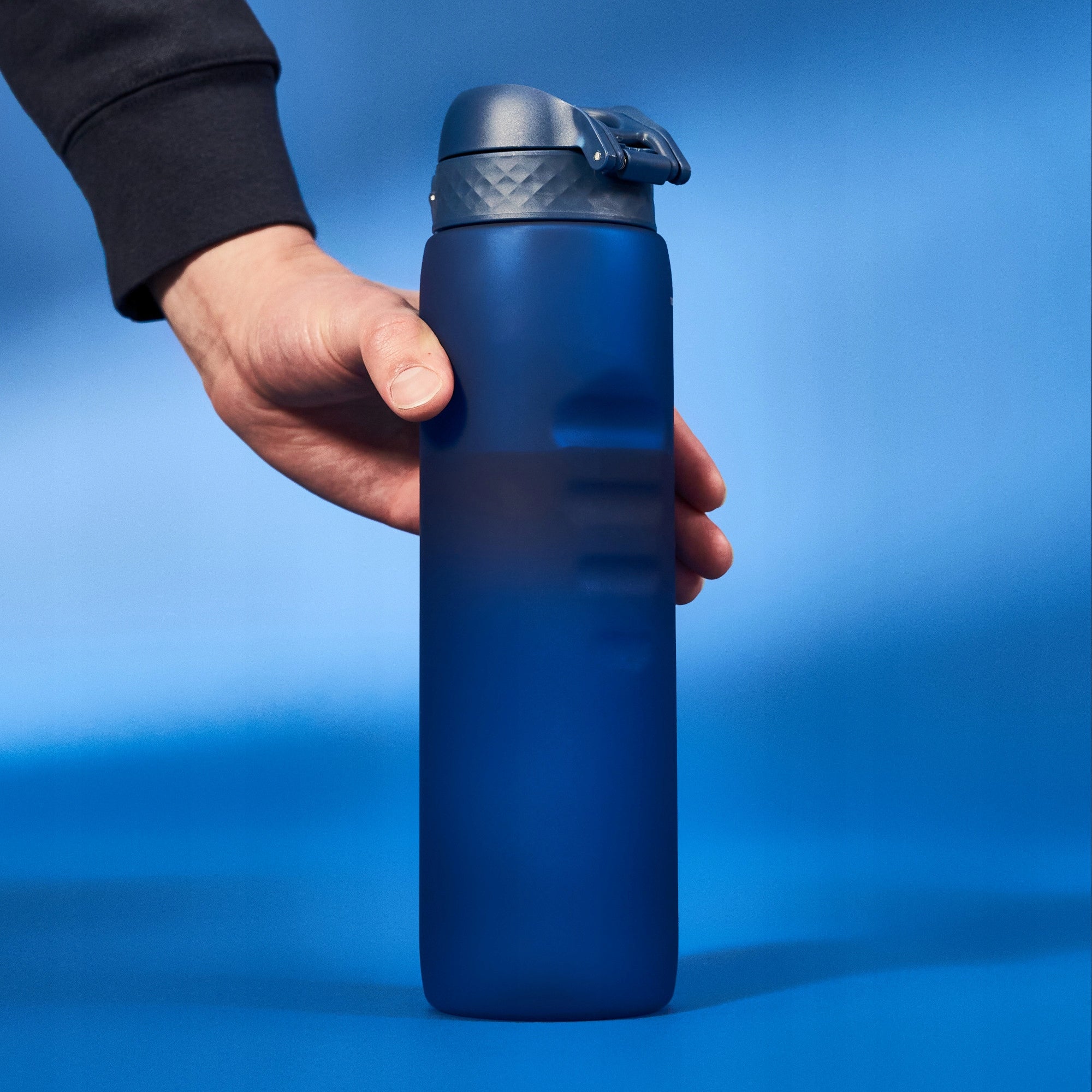 SPORTS WATER BOTTLE TRAINING LARGE CAPACITY FITNESS GYM SPORT ION8 1 LITER Color blue