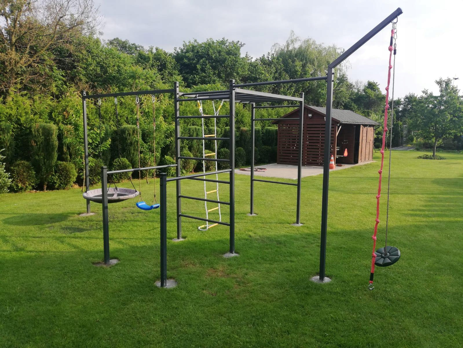 SQUARE STREET WORKOUT BAR HANDRAILS + PLAY CLIMBING ROPE PROFILE 50X50X3 For multifunctional