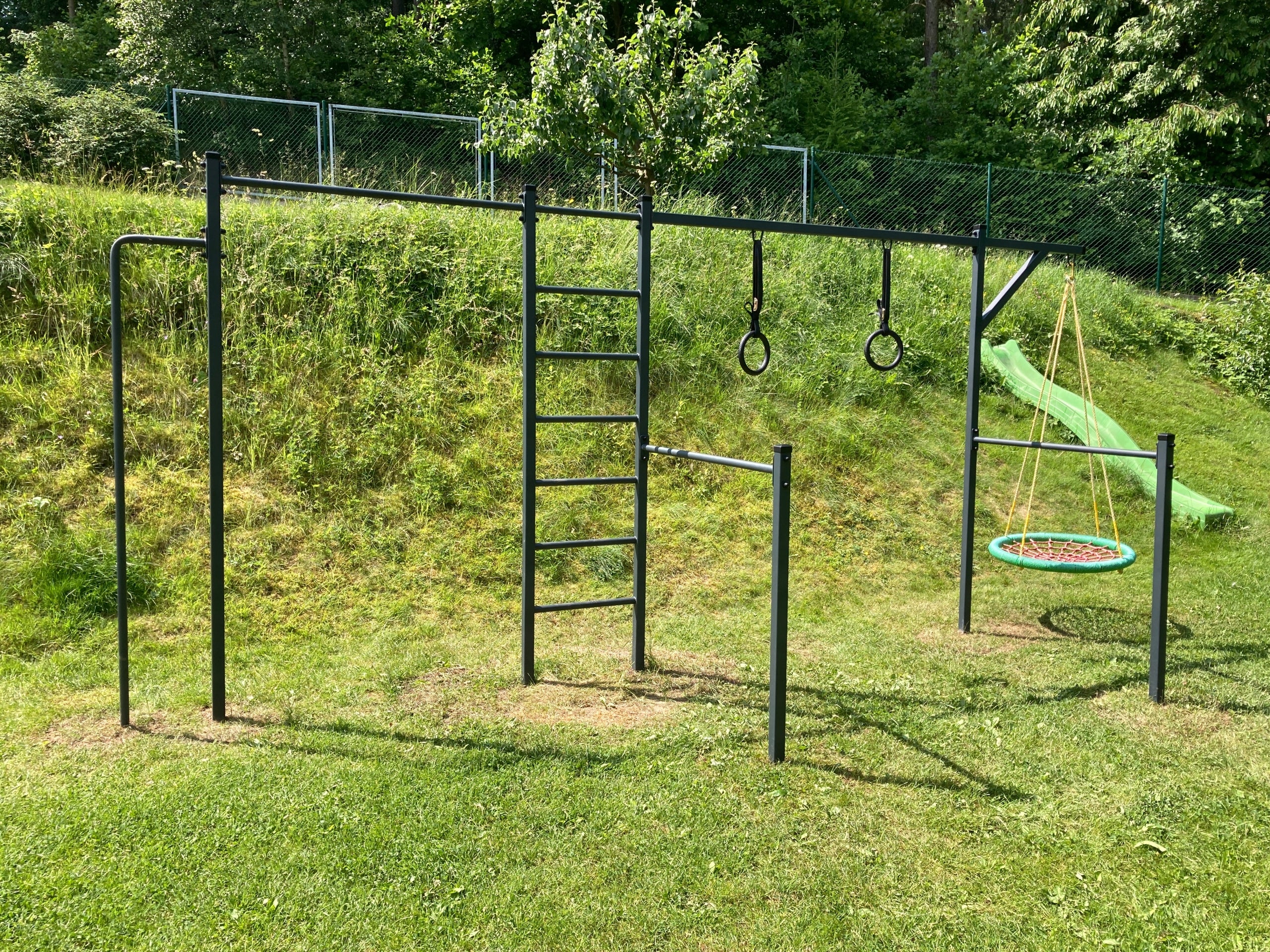 SQUARE STREET WORKOUT BAR HANDRAILS + PLAY CLIMBING ROPE PROFILE 50X50X3 Maximum user weight 300 kg