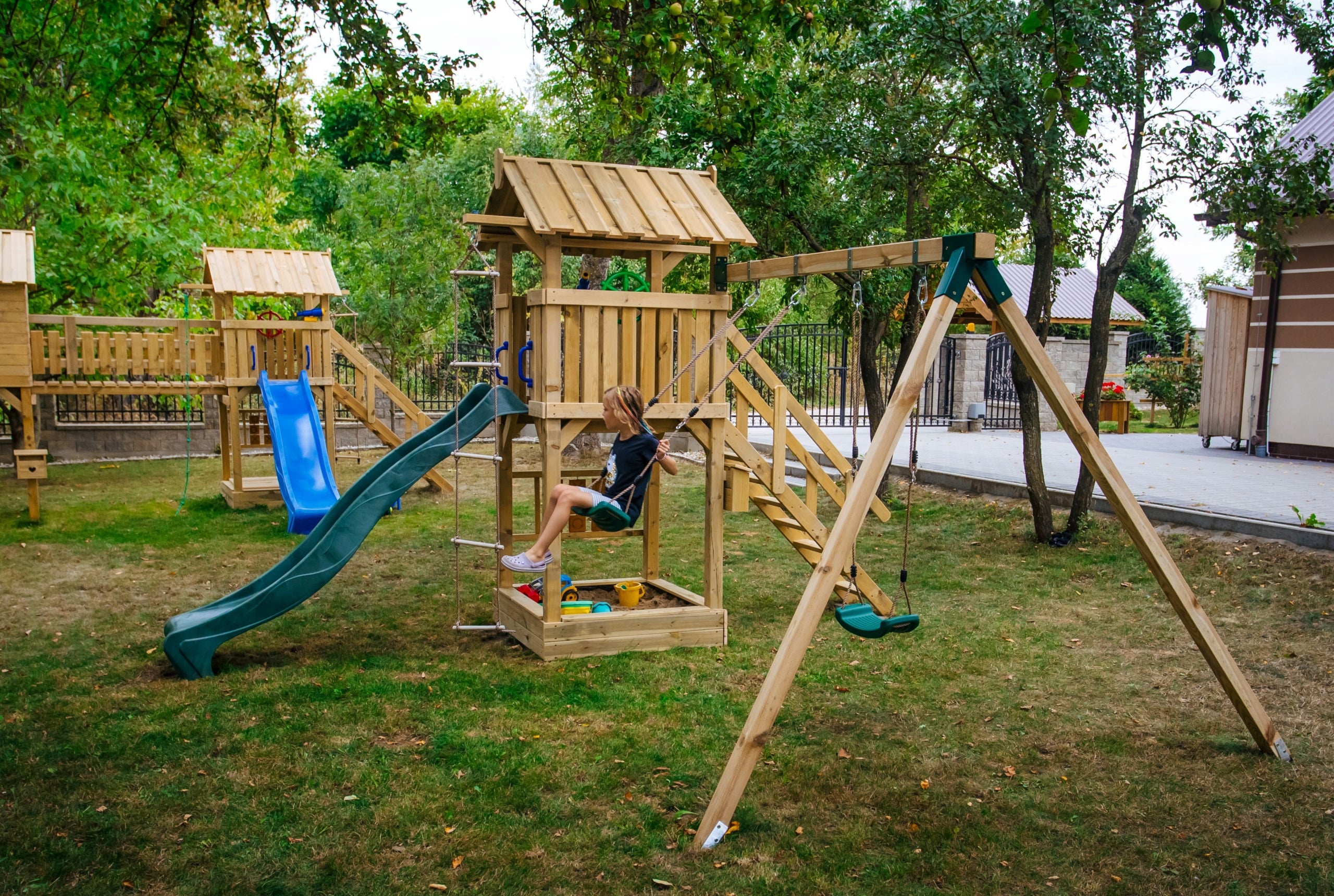 SQUARE TOYS Slide Cottage for children 2x Swing Sandbox CE +Freebies Dominant material wood