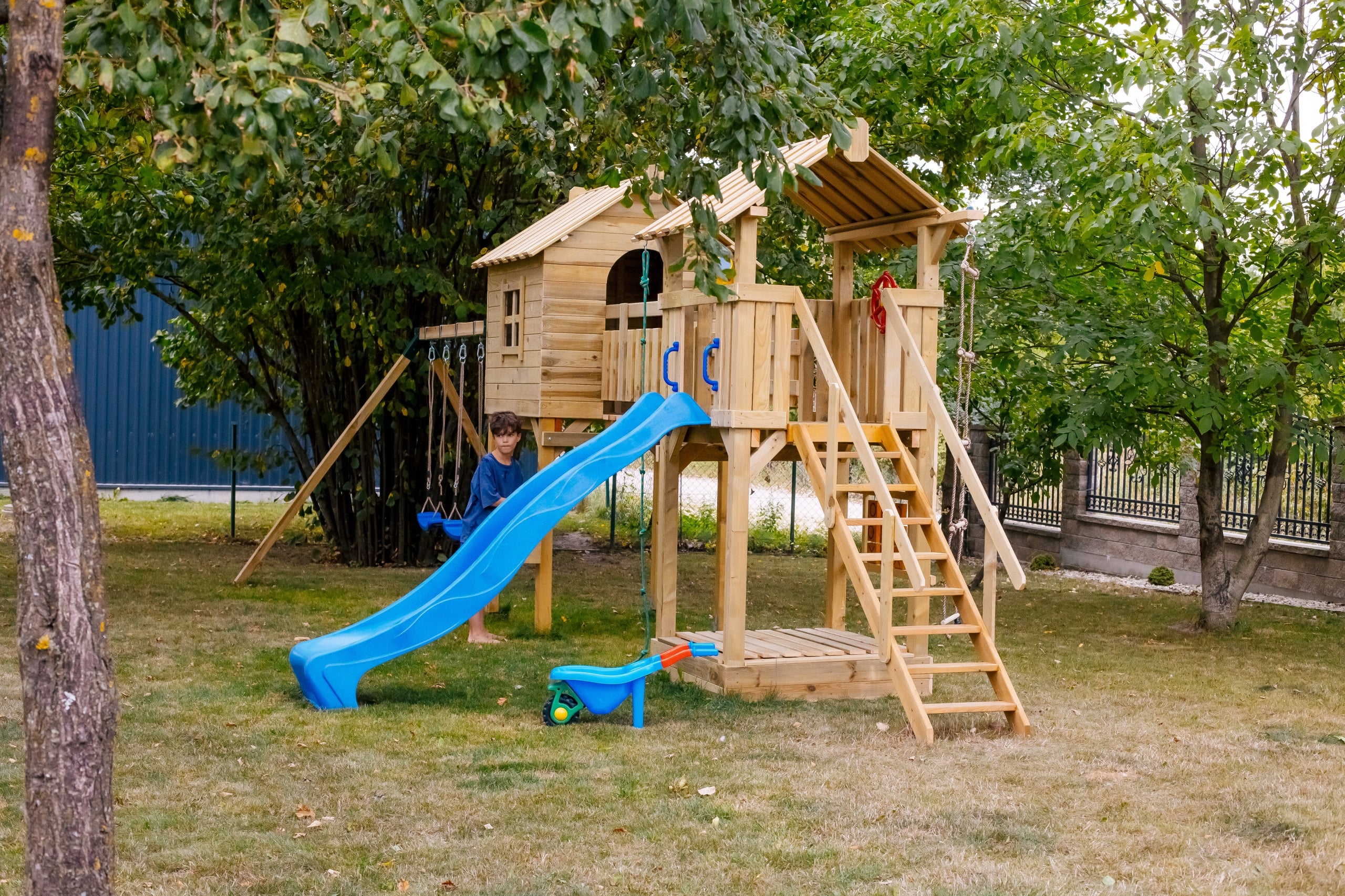 SQUARE TOYS XXL Slide Cottage for children 2x Swing Sandbox +Freebie Dominant material wood